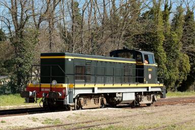 La BB 64042 en gare de Brignoles (ligne de Gardanne à Carnoules)
