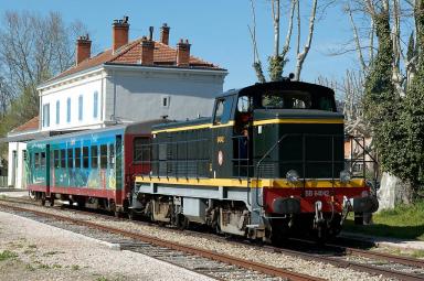 La BB 64042 en gare de Brignoles (ligne de Gardanne à Carnoules)