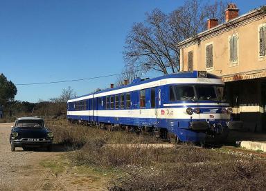 L'autorail X 1501/02 vu en gare de La Barque