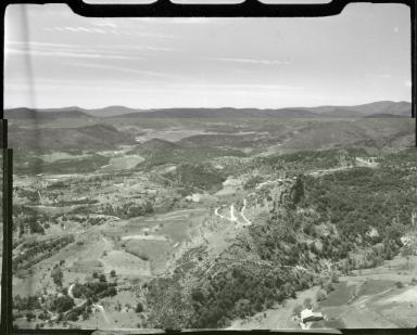 [vue arienne de Bargme, vers l'ouest, vers 1950]
