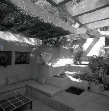 Terrasse du 1er �tage de soubassement, � l'est du s�jour.
