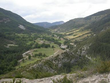Le quartier du Haut-Fam et la route d'Aurent, vus depuis le sommet de la crte des Culasses.