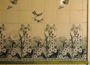 Dtail des carreaux de cramique muraux de la salle de bains.