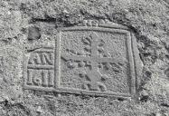 Inscription rcupre sur l'ancienne chapelle du Chazelet qui a brl en 1858 : IHS ? L'an 1611.