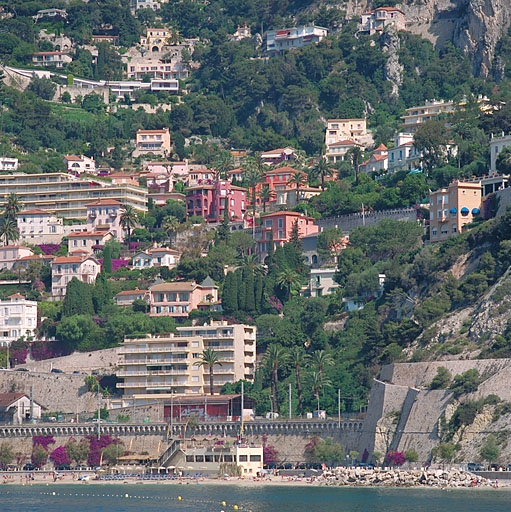 Vue d'ensemble de la partie est, depuis le sud.