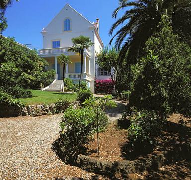 La villa. Faade ouest. Vue d'ensemble.