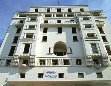 Façade ouest en travaux.