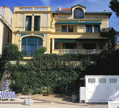 Façade ouest vers la mer.