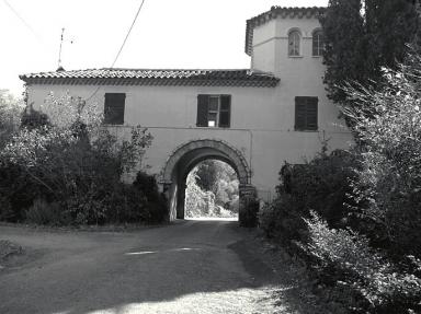 Pavillon d'entre. Faade antrieure ouest.