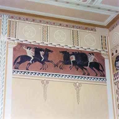 Panneau de frise situé au centre sur le mur nord de l'ancienne bibliothèque (après restauration).