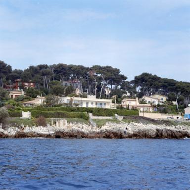 Les maisons bordant le boulevard de la Garoupe. Vue prise du sud-est.