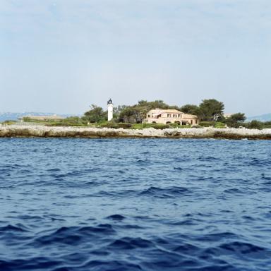 Vue de situation prise de la mer, de l'est.