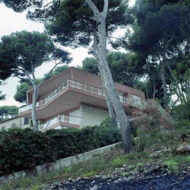 Villa Frema. Parcelle 1979 BX 126. 880, boulevard de Bacon. Vue de volume prise de l'est.