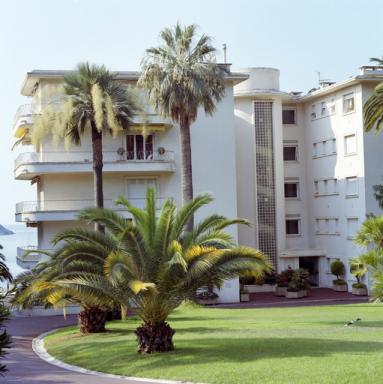 Vue partielle de la faade nord-ouest de l'immeuble.