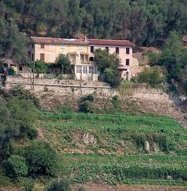 Vue d'ensemble de la faade sud.