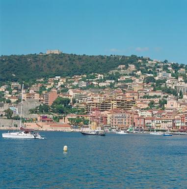 Vue d'ensemble de la partie sud-ouest des quartier La Ville et Col de Villefranche.