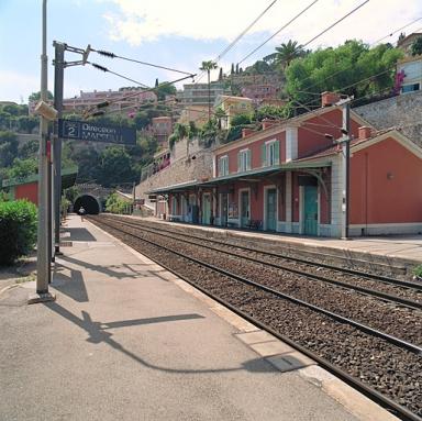 Vue en perspective de la gare, depuis l'est.