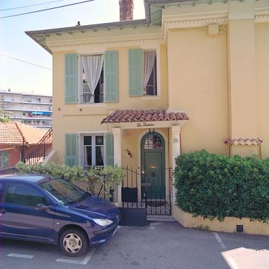 Vue d'ensemble de la façade ouest.