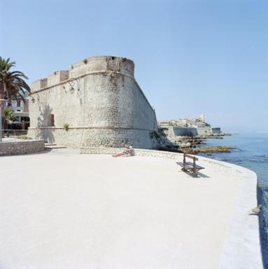 Le demi-bastion Saint-Andr (17) et l'enfilade du front de mer vus du sud.