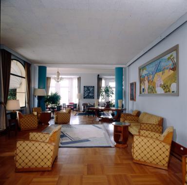 Vue partielle du salon situé dans l'aile.