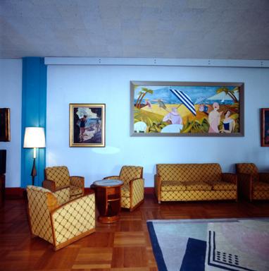 Vue partielle du salon situé dans l'aile.