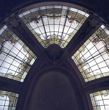 Grand salon : détail de la coupole en verrière.