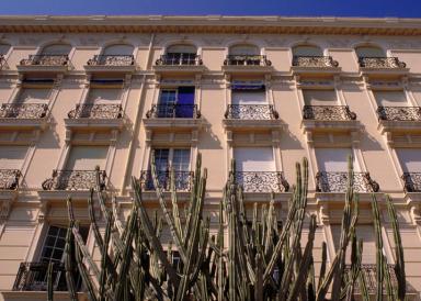 Vue partielle de la faade sud de l'annexe, depuis le sud.