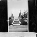 Vue axiale de l'allée centrale, depuis le nord, vers 1930.