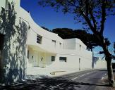 Villa Aujourd'hui. Façade antérieure sud. Vue d'ensemble prise de l'est.