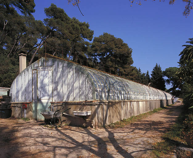 Serre. Vue d'ensemble.