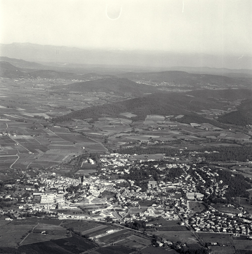 Vue arienne prise du sud.