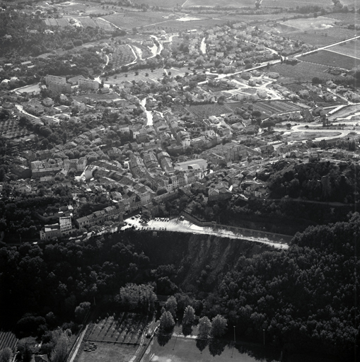 Vue arienne prise du nord-est.