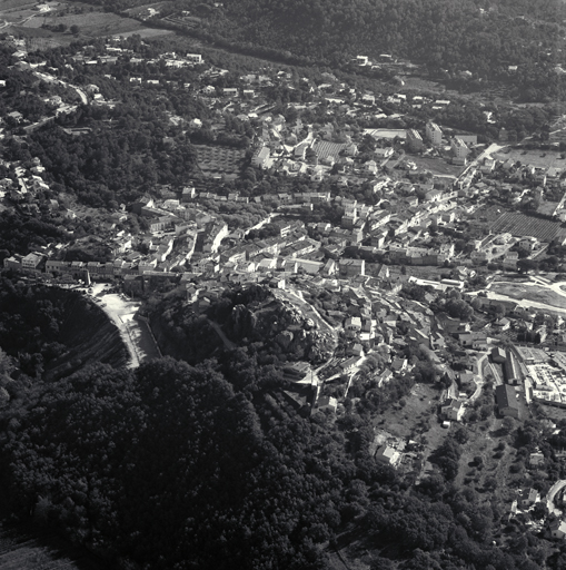 Vue arienne prise du nord.