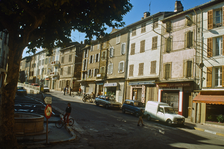 Avenue Henri Gurin et rue de la Rpublique.