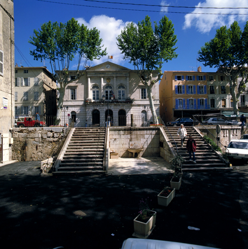 Vue d'ensemble avec escaliers avenue Allongue.