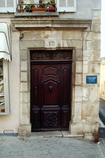 Maison, boulevard de la Rpublique (M2 1135) : porte.