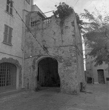 Porte de la place du Revelin, vue de l'extrieur.