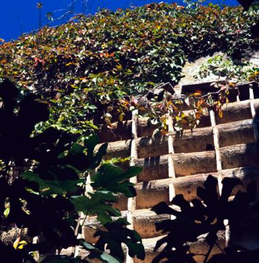 Intérieur : boulins.