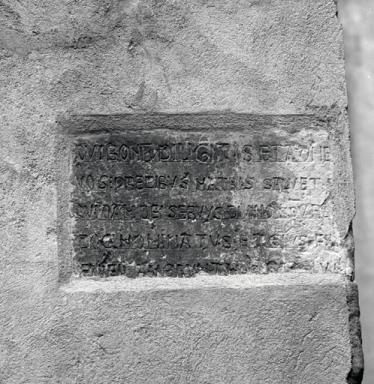 Faade ouest, inscription.