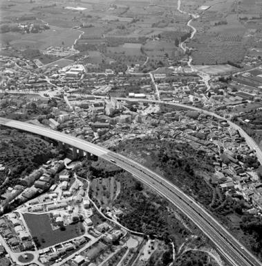 Vue arienne prise du nord.