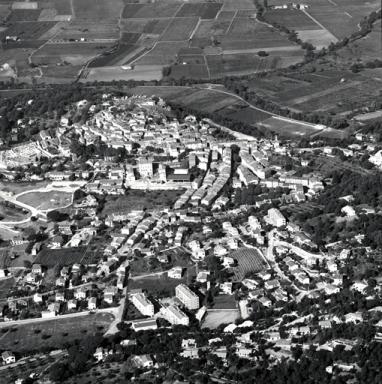 Vue arienne prise du sud-est.