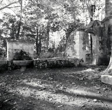 Fontaine et bassin.