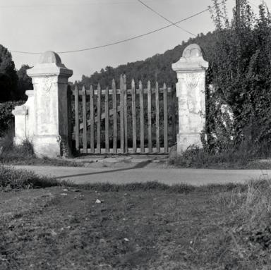 Portail d'entrée.