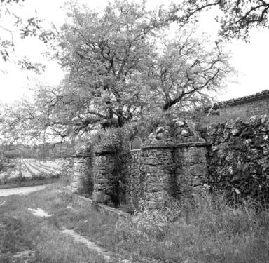 Citerne, vue de volume prise de l'ouest.