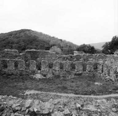 Grand cloître. Galerie ouest, partie nord, vue depuis le toit de la galerie est.