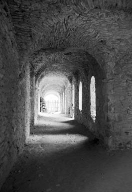 Grand cloître. Intérieurs, galerie sud, vue en enfilade de l'est;