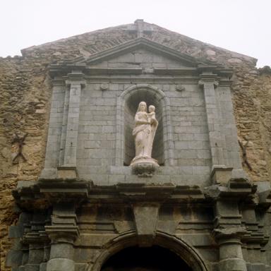 Mur d'enceinte, front sud, porte, partie supérieure : vue d'ensemble.