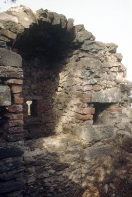 Mur d'enceinte, front nord, intérieur de la bretèche, angle nord-ouest.