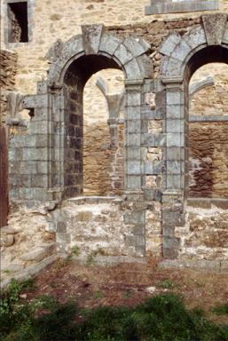 Petit cloître. Elévations, angle des galeries nord et est.