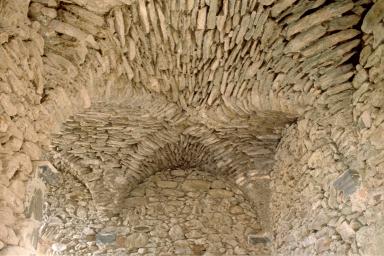 Grand cloître. Intérieurs, angle des galeries est et nord, voûte.